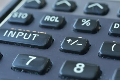 close up of HP-17Bii keyboard, with the keys INPUT +/- 7 and 8 clearly visible.